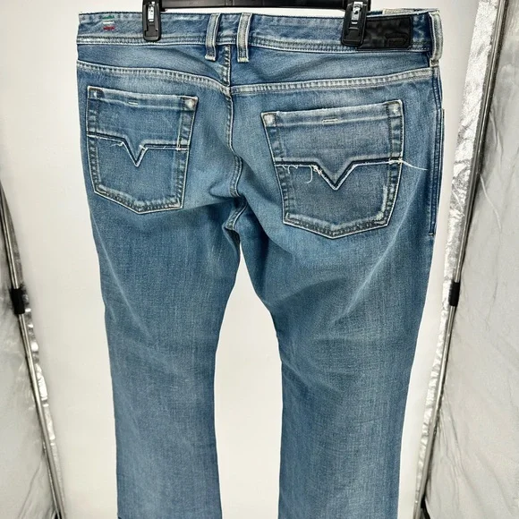Diesel Men's Faded Blue Straight Jeans - Picture 3 of 11